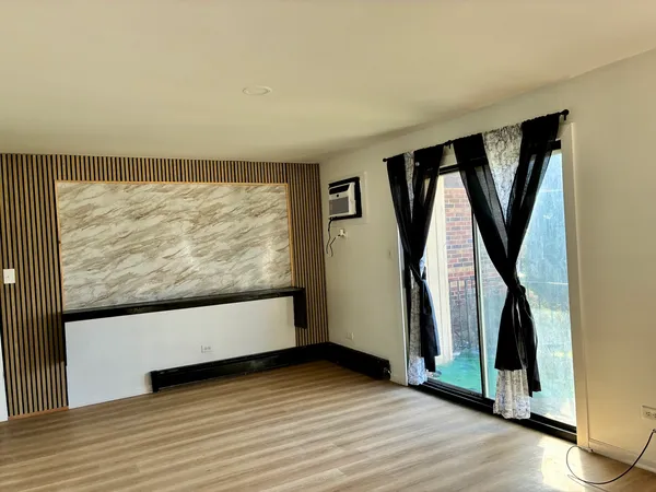 $78,000 | 17963 Amherst Court, Unit 102, Country Club Hills, IL 60478