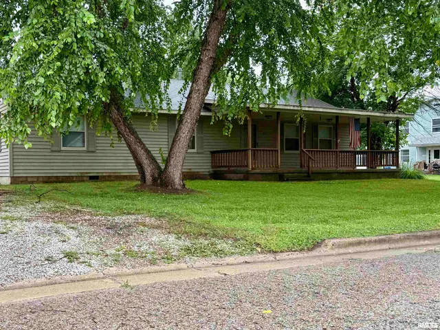 $199,900 | 517 West 4th Street, Beardstown, IL 62618