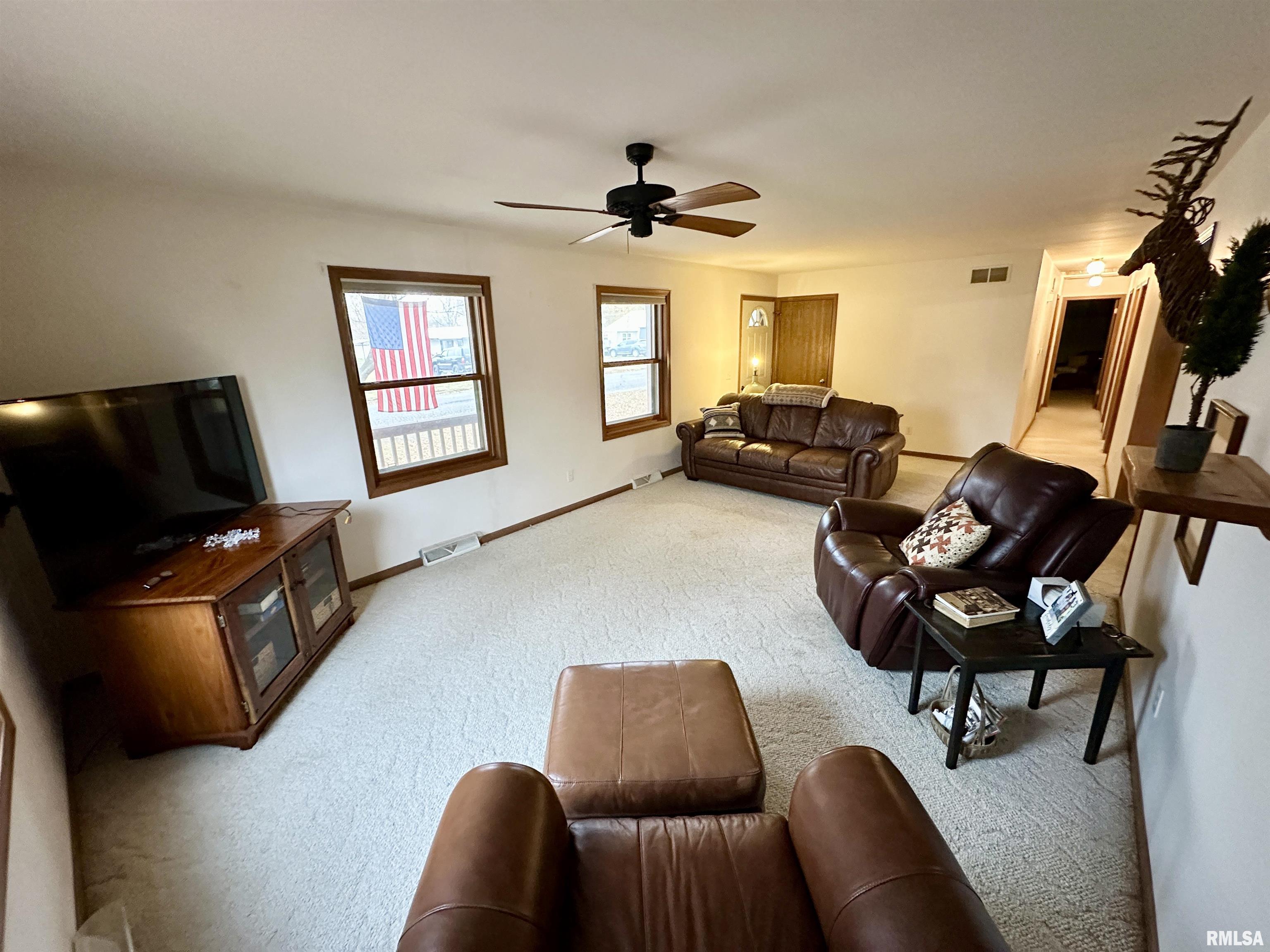 517 West 4th Street Beardstown, IL 62618 - Photo 12 of 38