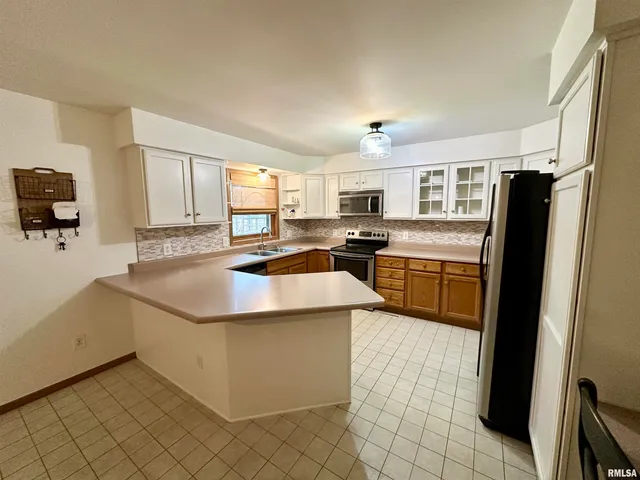 $199,900 | 517 West 4th Street, Beardstown, IL 62618