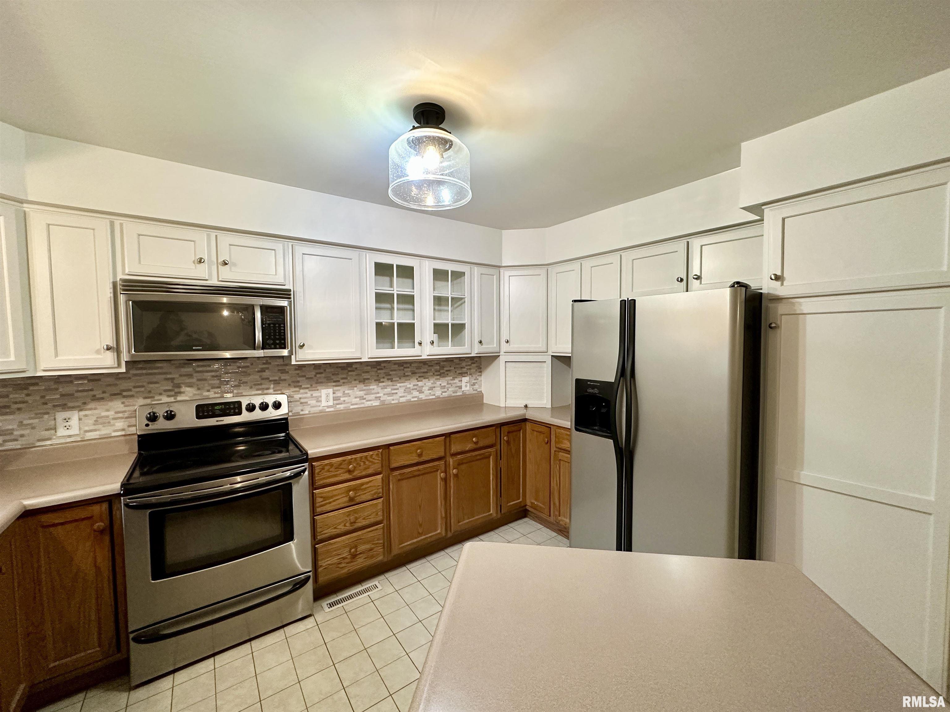 517 West 4th Street Beardstown, IL 62618 - Photo 17 of 38