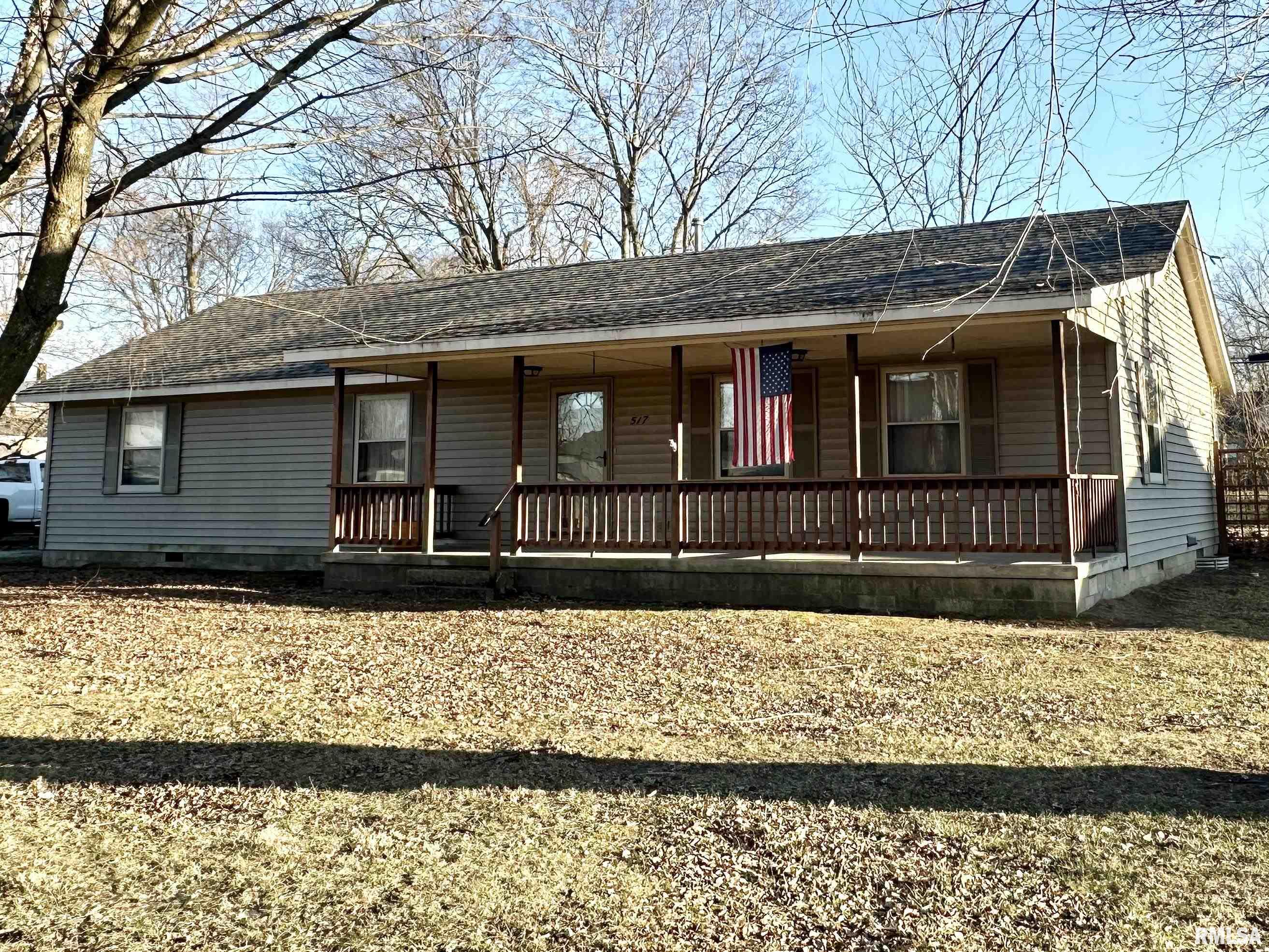 517 West 4th Street Beardstown, IL 62618 - Photo 2 of 38