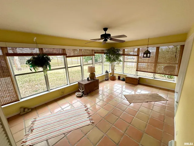 $199,900 | 517 West 4th Street, Beardstown, IL 62618