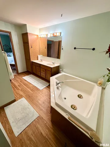 $199,900 | 517 West 4th Street, Beardstown, IL 62618