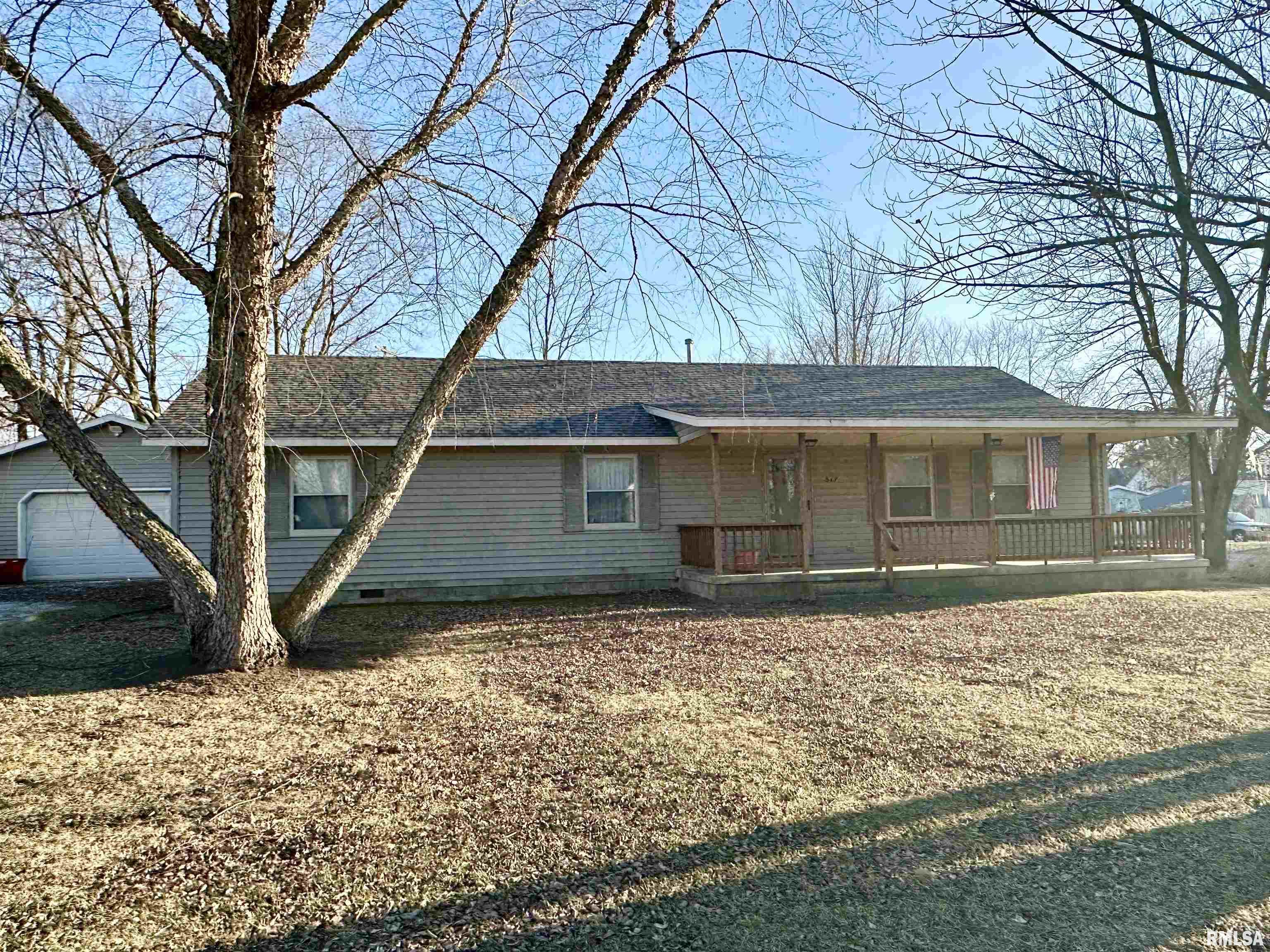 517 West 4th Street Beardstown, IL 62618 - Photo 3 of 38