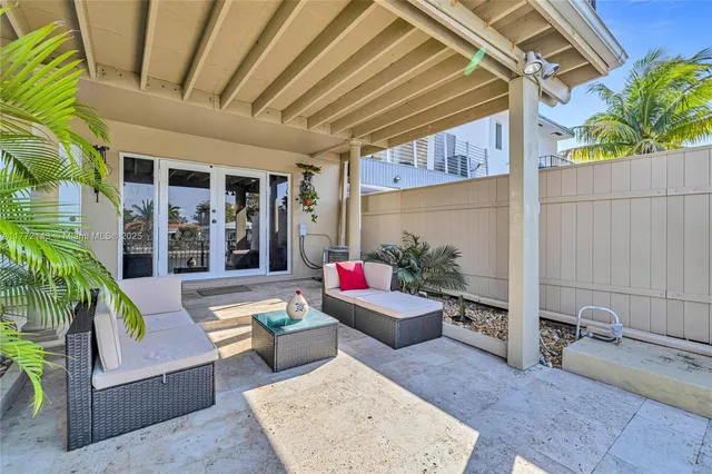 $3,900 | 2211 1/2 Northeast 123rd Street, Unit 2211, North Miami, FL 33181