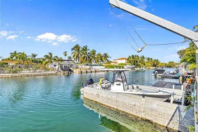 $3,900 | 2211 1/2 Northeast 123rd Street, Unit 2211, North Miami, FL 33181