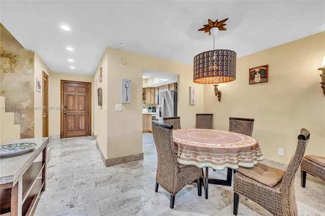 $3,900 | 2211 1/2 Northeast 123rd Street, Unit 2211, North Miami, FL 33181