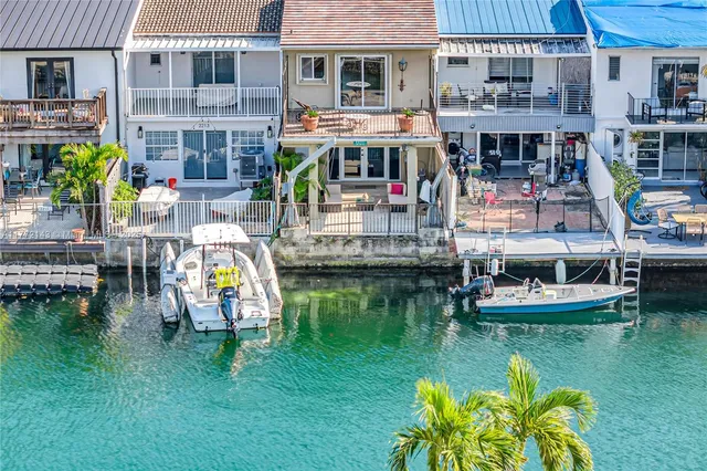 $3,900 | 2211 1/2 Northeast 123rd Street, Unit 2211, North Miami, FL 33181