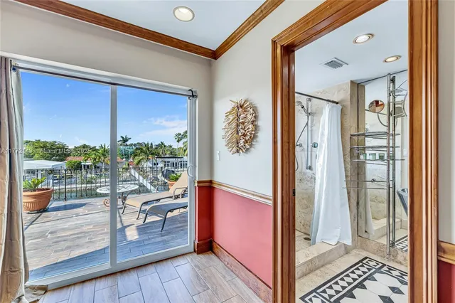 $3,900 | 2211 1/2 Northeast 123rd Street, Unit 2211, North Miami, FL 33181