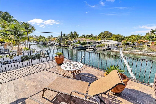 $3,900 | 2211 1/2 Northeast 123rd Street, Unit 2211, North Miami, FL 33181