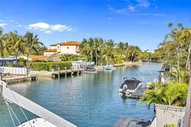 $3,900 | 2211 1/2 Northeast 123rd Street, Unit 2211, North Miami, FL 33181