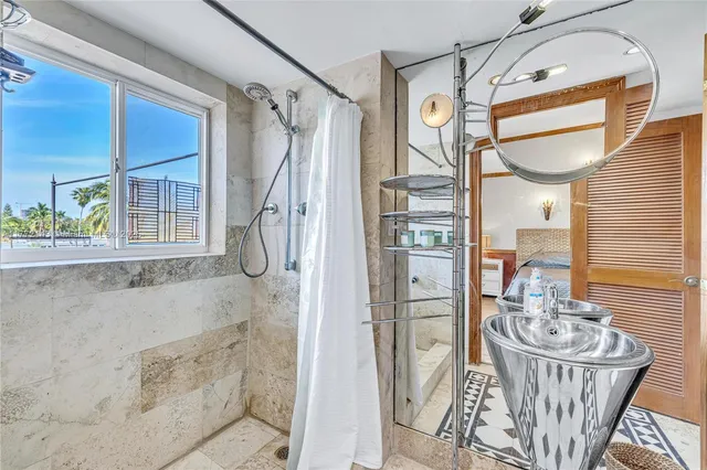 $3,900 | 2211 1/2 Northeast 123rd Street, Unit 2211, North Miami, FL 33181