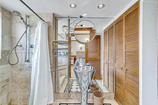 $3,900 | 2211 1/2 Northeast 123rd Street, Unit 2211, North Miami, FL 33181