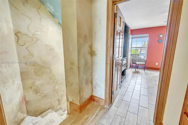 $3,900 | 2211 1/2 Northeast 123rd Street, Unit 2211, North Miami, FL 33181