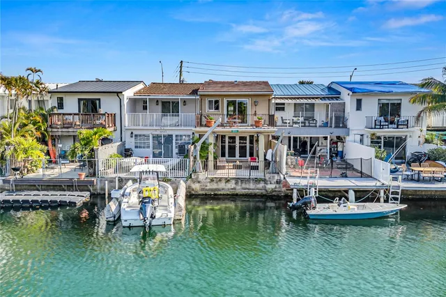 $3,900 | 2211 1/2 Northeast 123rd Street, Unit 2211, North Miami, FL 33181