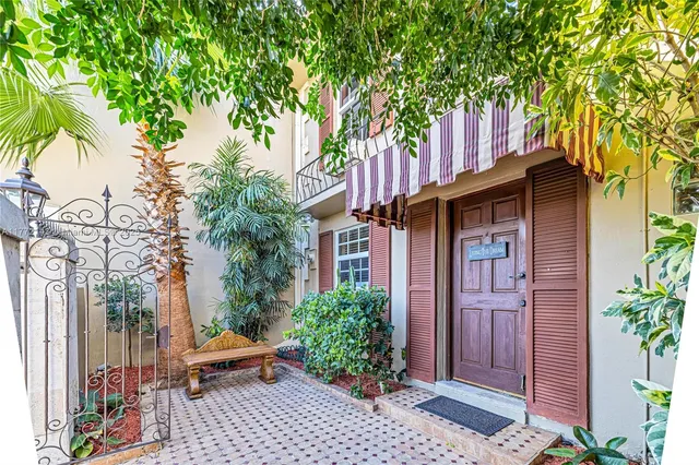 $3,900 | 2211 1/2 Northeast 123rd Street, Unit 2211, North Miami, FL 33181