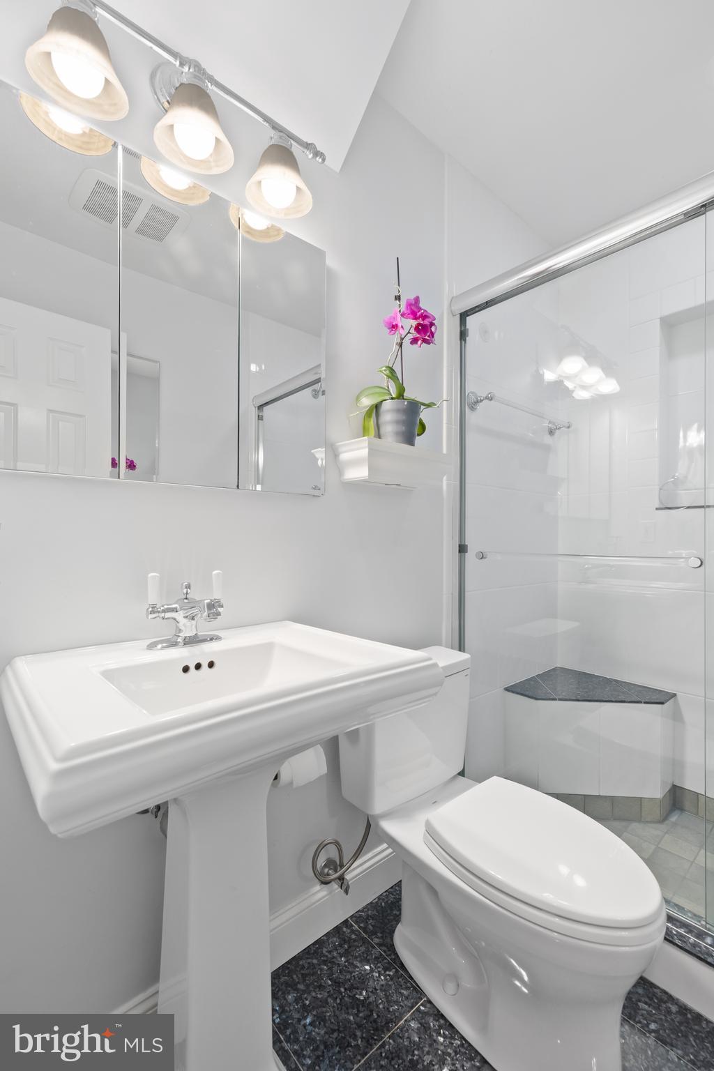 4711 Edgefield Road Bethesda, MD 20814 - Photo 19 of 48 Gallery Image 19