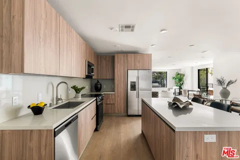 $1,300,000 | 3649 Regal Place, Unit 203, Los Angeles, CA 90068