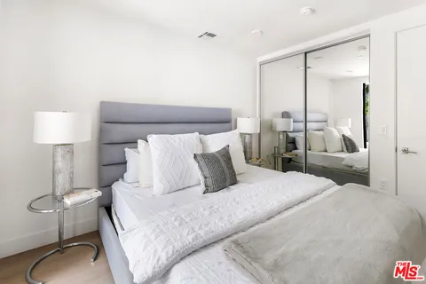 $1,300,000 | 3649 Regal Place, Unit 203, Los Angeles, CA 90068