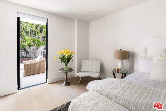$1,300,000 | 3649 Regal Place, Unit 203, Los Angeles, CA 90068