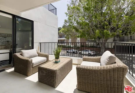 $1,300,000 | 3649 Regal Place, Unit 203, Los Angeles, CA 90068