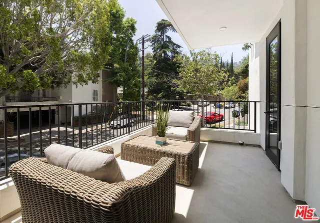 $1,300,000 | 3649 Regal Place, Unit 203, Los Angeles, CA 90068