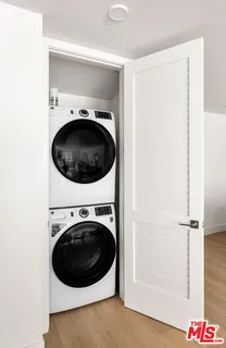 $1,300,000 | 3649 Regal Place, Unit 203, Los Angeles, CA 90068