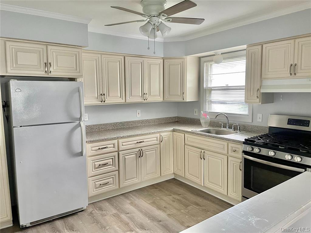 26 Lancaster Road, Unit 1 Island Park, NY 11558 - Photo 2 of 6