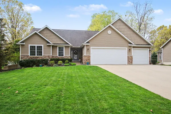 $824,900 | 2300 Perry Street, Holland, MI 49424
