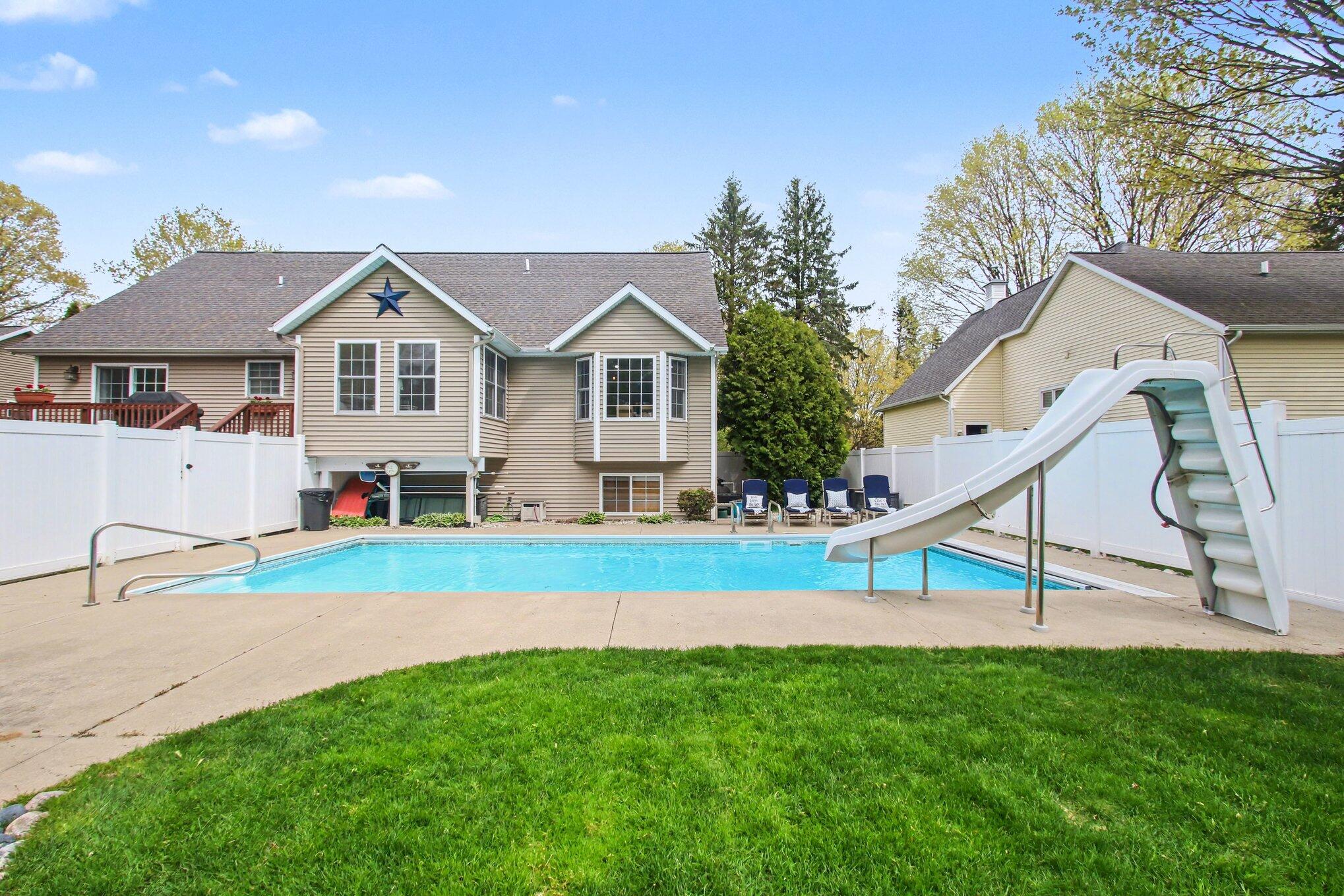 2300 Perry Street Holland, MI 49424 - Photo 31 of 51 041_file_9894