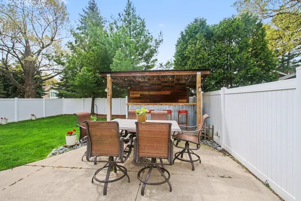 $824,900 | 2300 Perry Street, Holland, MI 49424