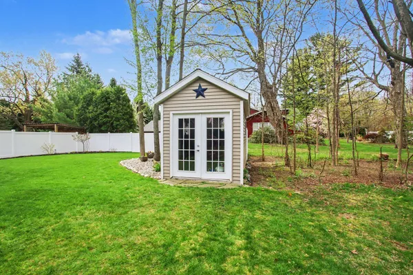 $824,900 | 2300 Perry Street, Holland, MI 49424