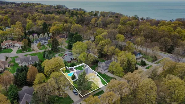 $824,900 | 2300 Perry Street, Holland, MI 49424