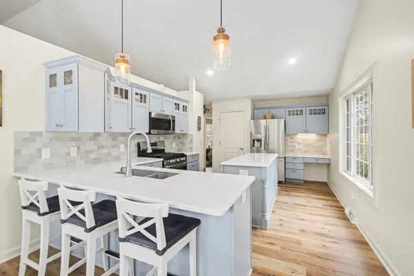 $824,900 | 2300 Perry Street, Holland, MI 49424