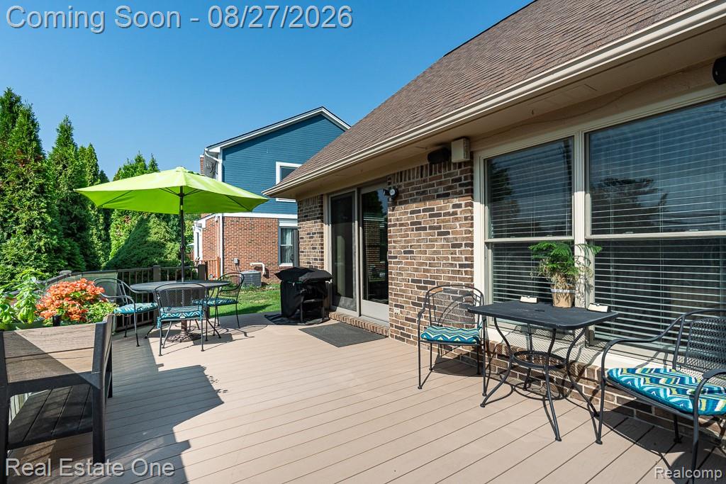 1026 Pointe Pl Boulevard Rochester, MI 48307 - Photo 31 of 33 1026 Pointe Place_MLS-048.jpg