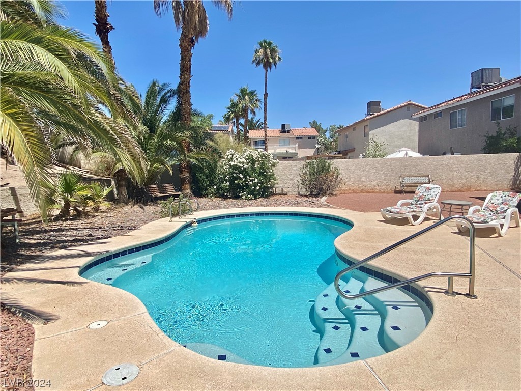 1474 Flintrock Road Henderson, NV 89014 - Photo 35 of 43 In-ground pool
