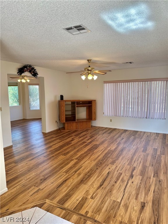 1474 Flintrock Road Henderson, NV 89014 - Photo 4 of 43 Inviting Entry