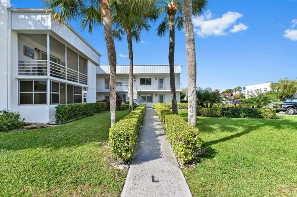 $1,950 | 548 Burgundy L, Delray Beach, FL 33484