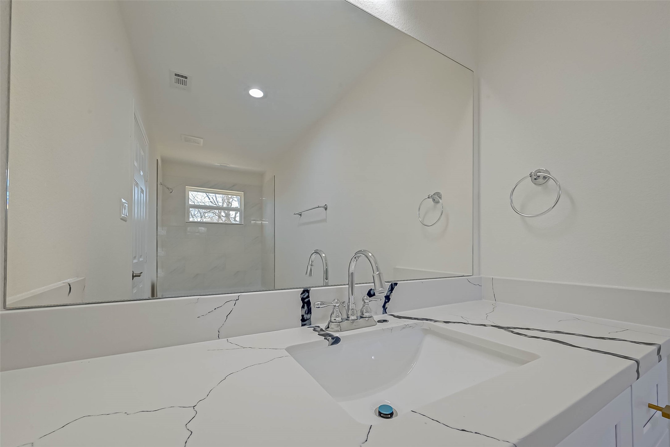 7339 Krueger Road, Unit A Houston, TX 77033 - Photo 34 of 46
