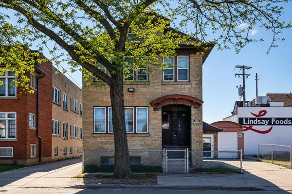 $320,000 | 815 South 22nd Street, Unit 815A 817, Milwaukee, WI 53204