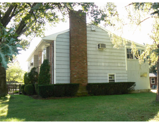 22 Alice Road Randolph, MA 02368 - Photo 3 of 5 Gallery Image 3