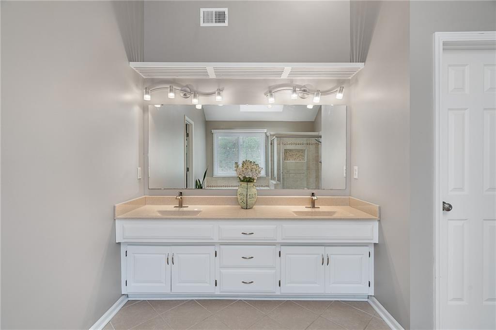 7618 Constance Street Lenexa, KS 66216 - Photo 37 of 50