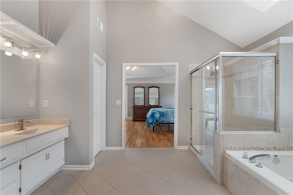 7618 Constance Street Lenexa, KS 66216 - Photo 4 of 50