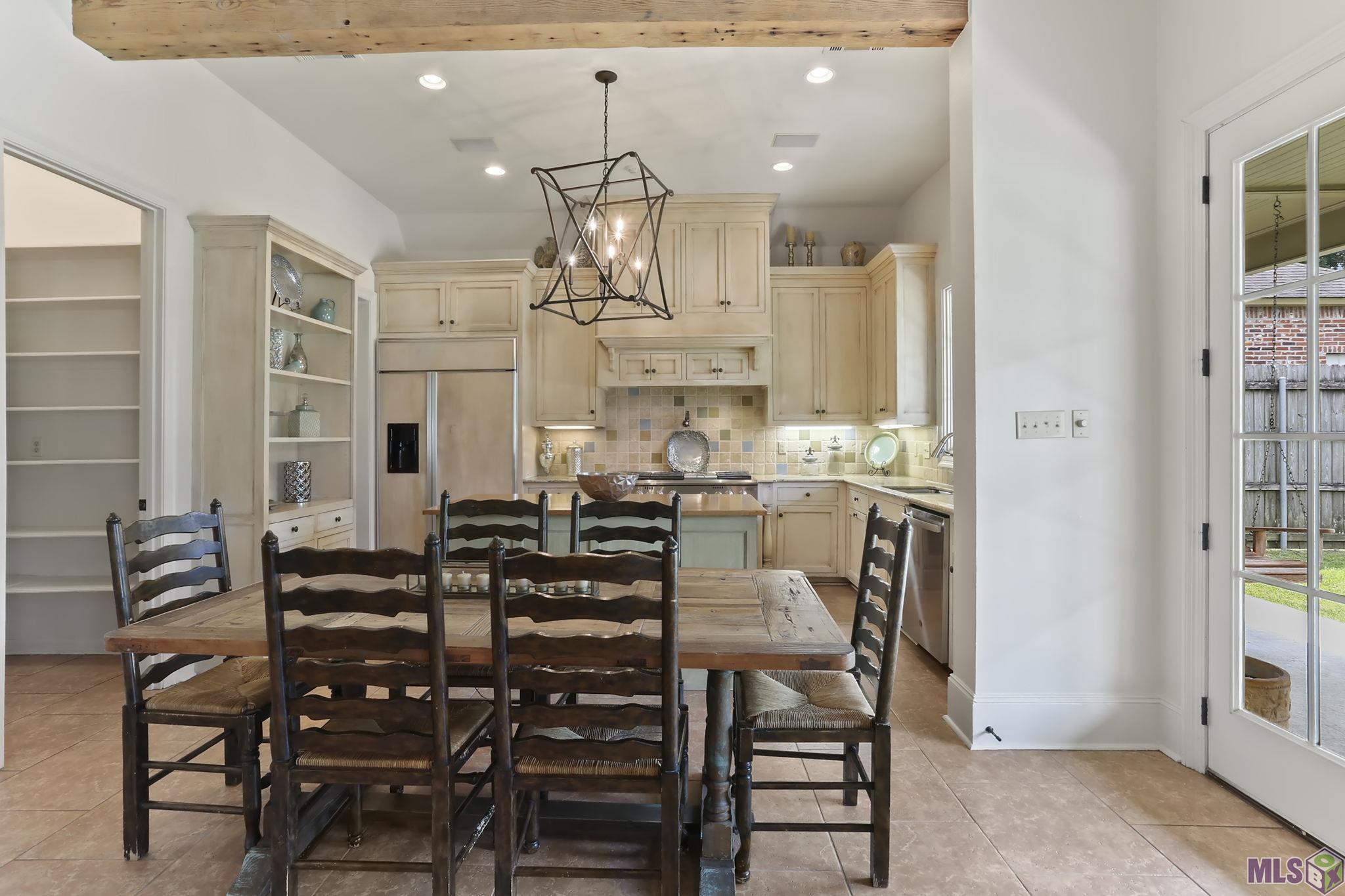 10753 Oakline Drive Baton Rouge, LA 70809 - Photo 7 of 31