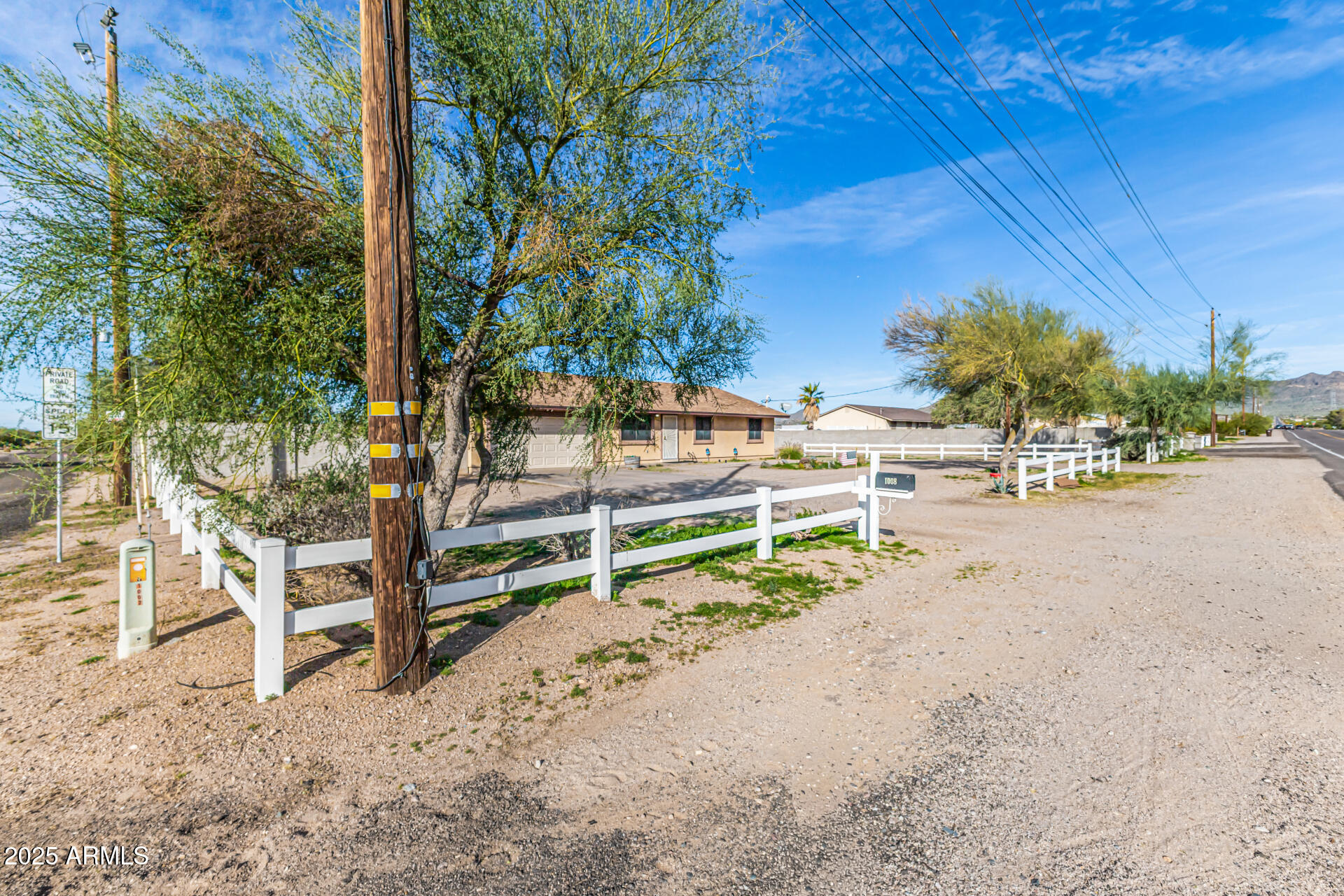 1008 North Meridian Drive Apache Junction, AZ 85120 - Photo 3 of 38 a view of backyard