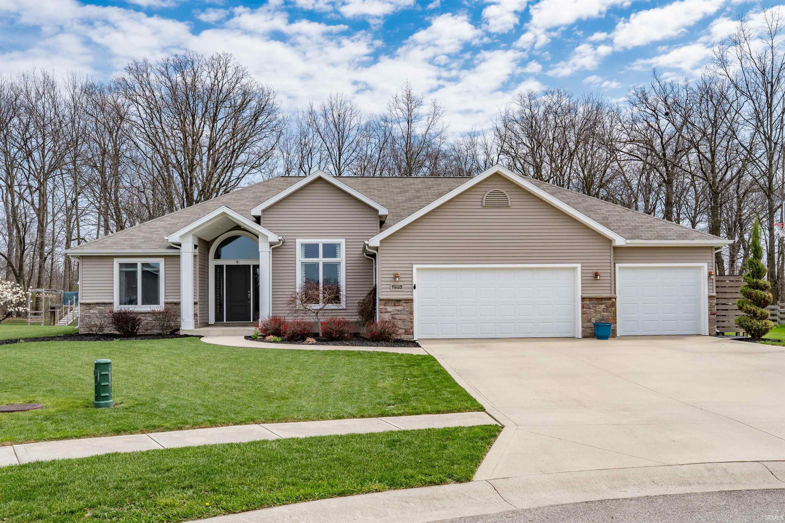 11640 Carroll Cove Fort Wayne, IN 46818 - Photo 1 of 36