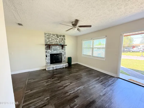 $1,800 | 808 Forestdale Avenue, Panama City, FL 32401