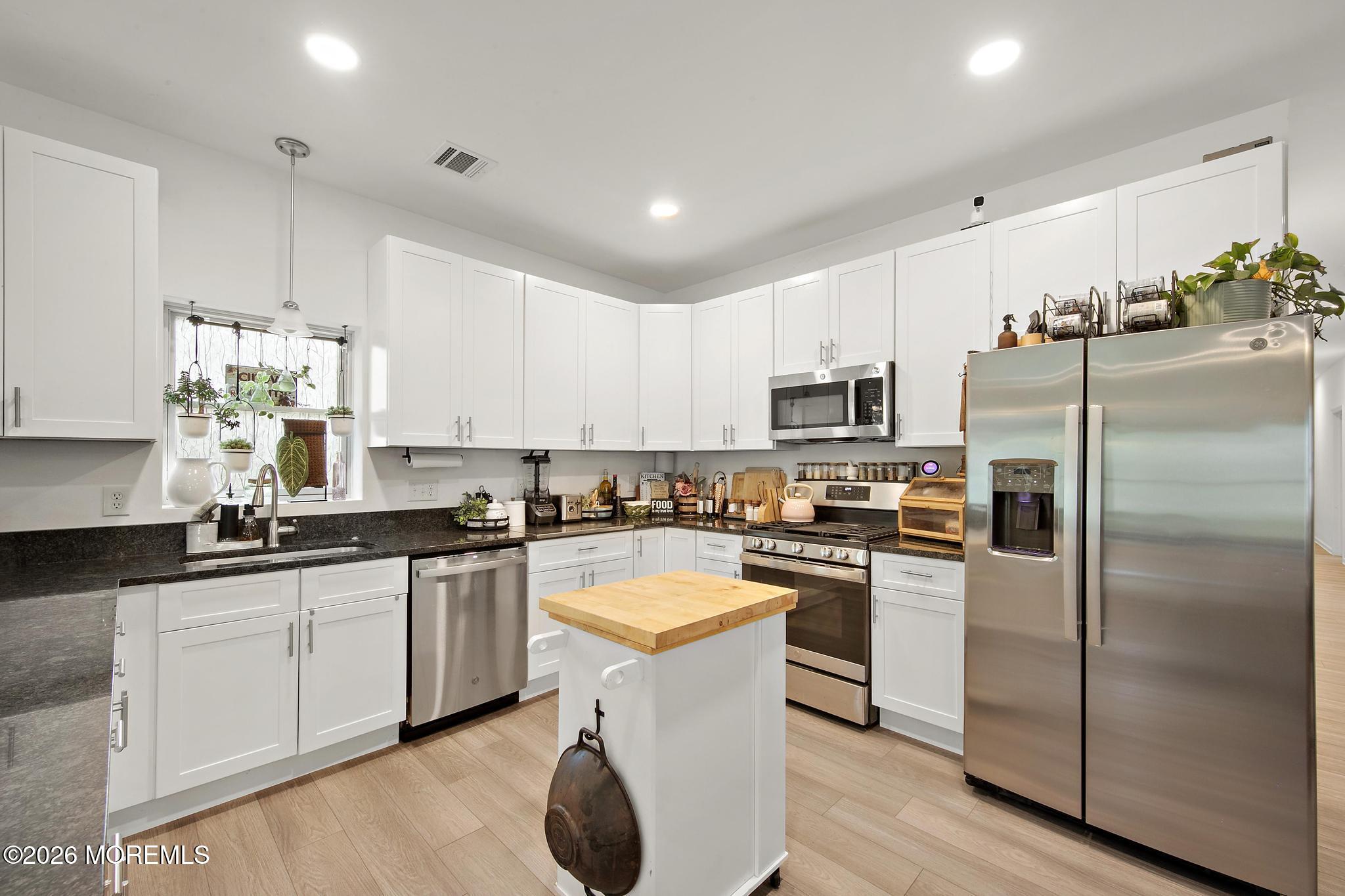 413 South Green Street Tuckerton, NJ 08087 - Photo 14 of 42 3 year young home