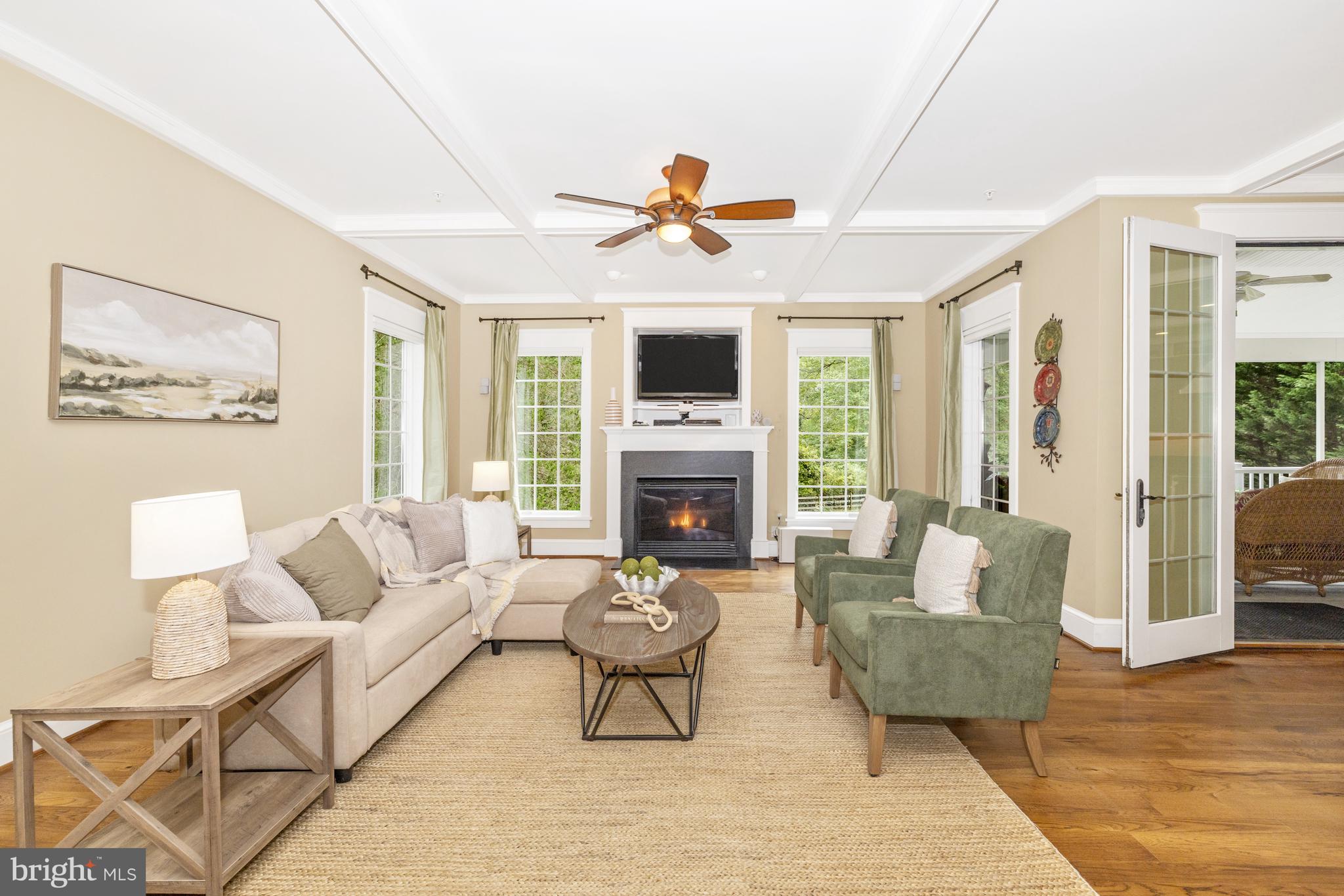 18671 Brooke Road Sandy Spring, MD 20860 - Photo 23 of 94 Living Room